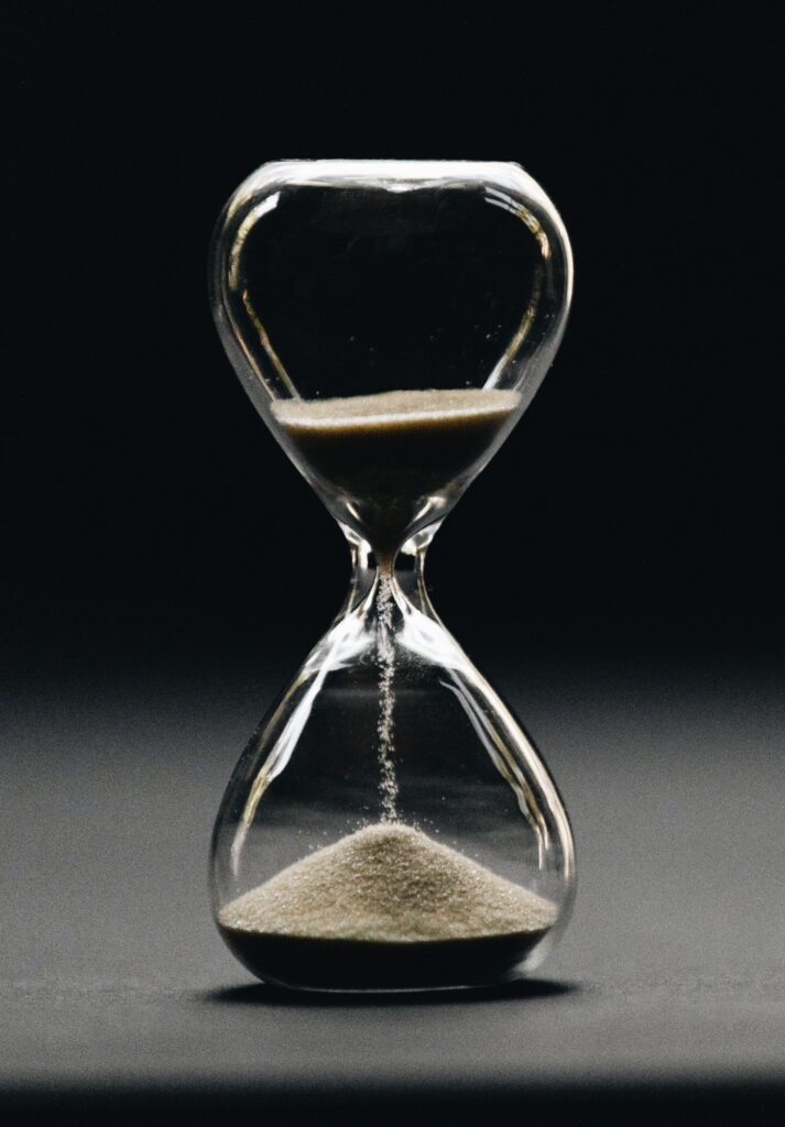 Hourglass, sand clock.